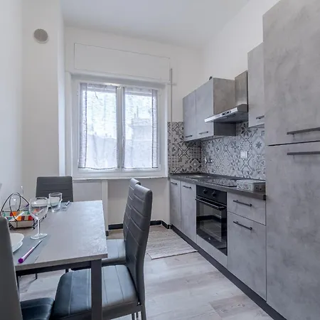 Monik House: Central House With Parking Apartment *
