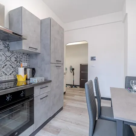 Apartment Monik House: Central House With Parking *