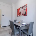 Monik House: Central House With Parking Apartamento